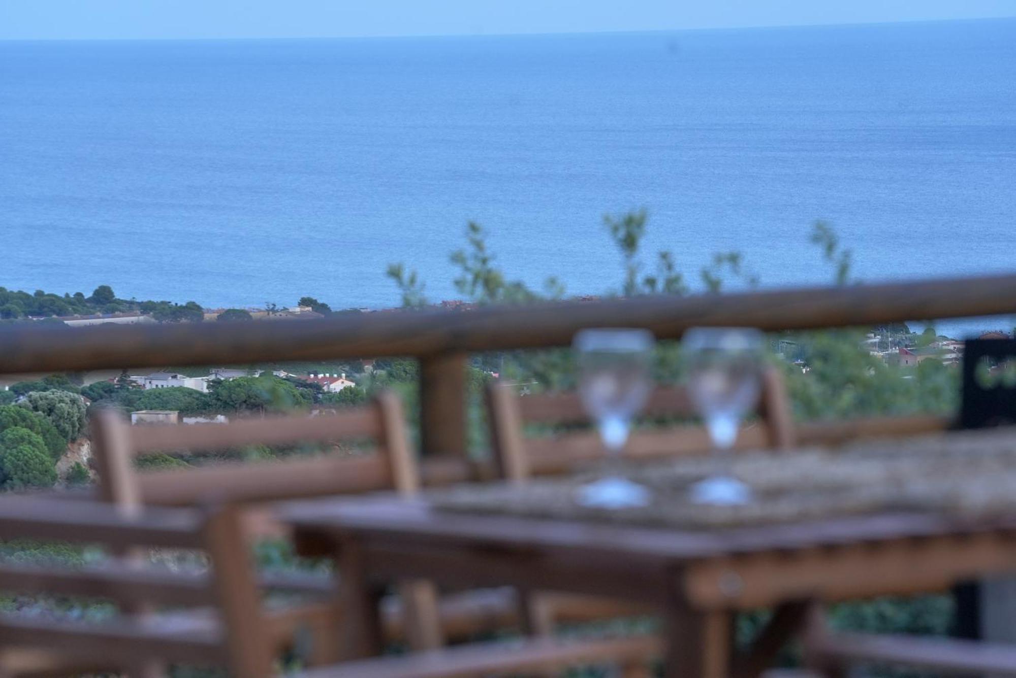 Villa Aaa View Private Terrace Outdoor Heated Hot Tub Family Fun Badalona Esterno foto