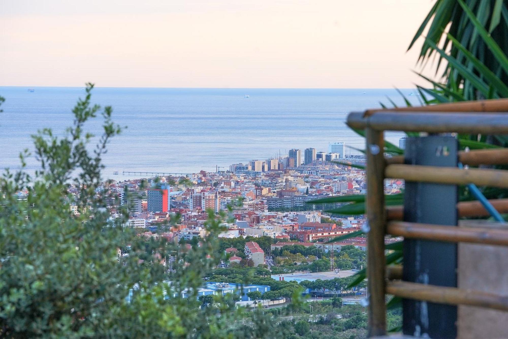 Villa Aaa View Private Terrace Outdoor Heated Hot Tub Family Fun Badalona Esterno foto